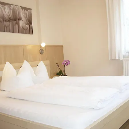 Ahorn Apartment